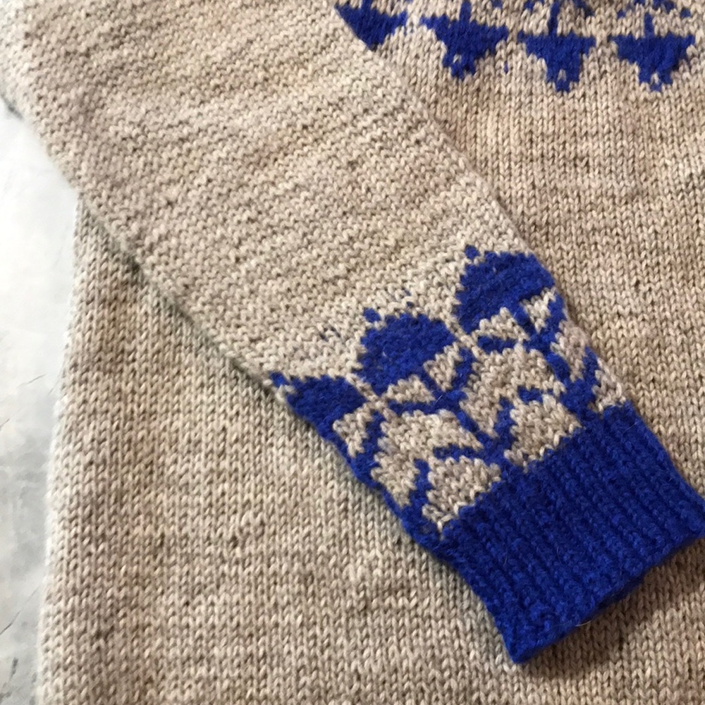 Handmade sweater 🌸 - Picture 4 of 8
